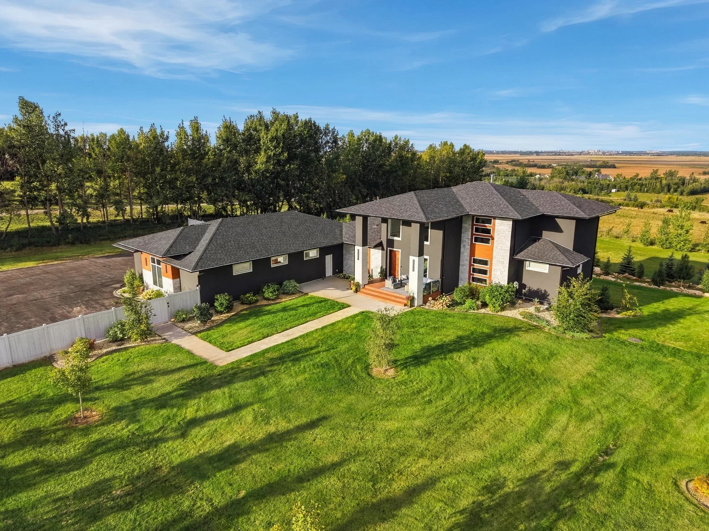 Regina drone real estate photography example for Drone Exterior